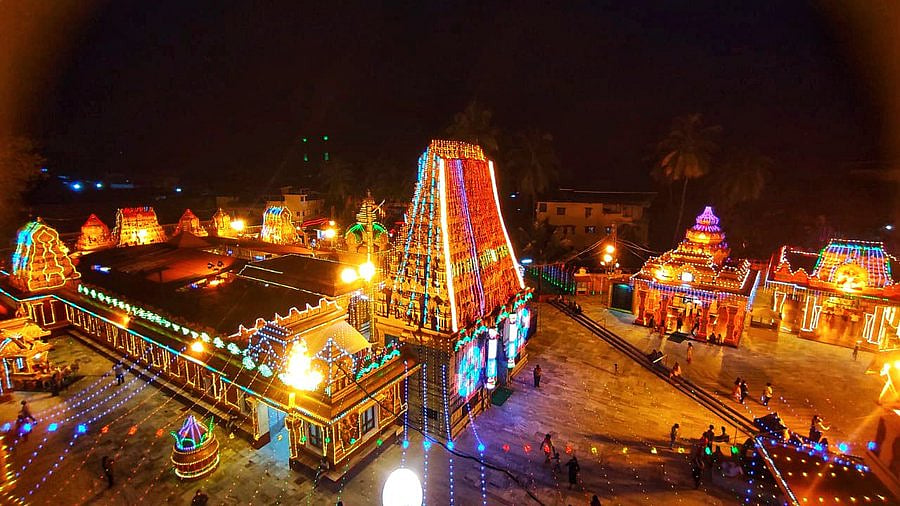 ಕರ್ನಾಟಕದಲ್ಲಿ ನವರಾತ್ರಿ: ಭಕ್ತಿ, ಸಂಪ್ರದಾಯ, ಸಾಂಸ್ಕೃತಿಕ ವೈಭವದ ಒಂಬತ್ತು ರಾತ್ರಿಗಳು