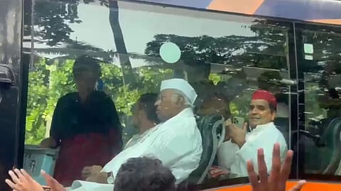 Chalo Dilli! INDIA Bloc marches to Supreme Court