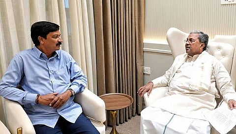 Ramesh jarkihole meers siddaramaiah
