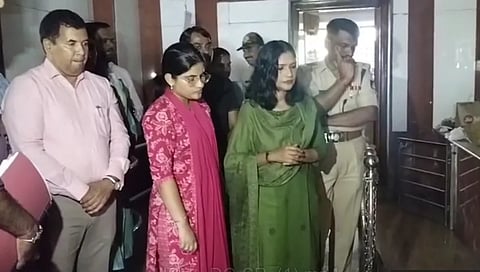 ಮುನಿಸು ಮರೆತ ಹಾಸನ ಡಿಸಿ ಮತ್ತು ಎಸ್ ಪಿ