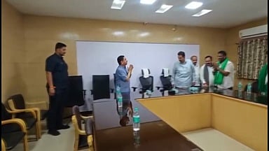 Union Minister Pralhad Joshi meets sugarcane farmers in Hubballi