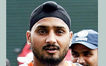 ಹರ್ಭಜನ್, ಧವನ್‌ಗೆ ಅವಕಾಶ