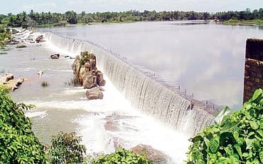 ಅಬ್ಬರಿಸಿತು ಮಳೆ
