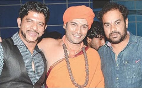 ಹಟ್ಟಿ ಹಾಡು - ಖಾವಿ ಕಳಚಿ ಸ್ಟೆಪ್ಸ್ ಹಾಕಿದ ಸ್ವಾಮಿ