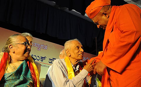 ಸಮಾಜಕ್ಕೆ ಕೊಡುಗೆ ನೀಡುವವನೇ ನಿಜವಾದ ಕನ್ನಡಿಗ: ಸಚಿವ ಡಿವಿ