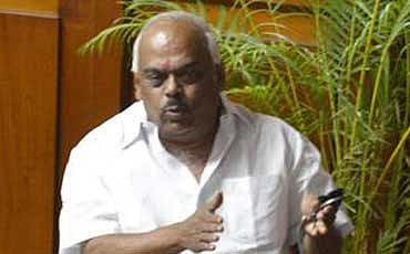 ವ್ಯಕ್ತಿಗತ ರಾಗ-ದ್ವೇಷಕ್ಕೆ ಶಾಸನಸಭೆ ಬಳಕೆ ಸರಿಯೇ?