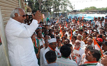 ಖರ್ಗೆ ಎಕ್ಸ್‌ಪ್ರೆಸ್, ಪ್ರತಿ ಮತದಾರರ ಮನೆಗೂ ಸ್ಟಾಪ್