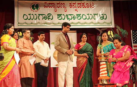 ಚಿಕಾಗೋ ವಿದಾರಣ್ಯ ಕನ್ನಡ ಕೂಟ(ವಿ.ಕೆ.ಕೆ)ದ ವತಿಯಿಂದ, ಈ ಬಾರಿಯ ಯುಗಾದಿ ಹಬ್ಬವನ್ನು 'ಚೈತ್ರದ ಯುಗಾದಿ' ಹೆಸರಿನಲ್ಲಿ, ಲೆಮಾಂಟ್ ನಗರದ ರಾಮ ದೇವಸ್ಥಾನದ ಸಭಾಂಗಣದಲ್ಲಿ ಏಪ್ರಿಲ್ ಮೊದಲ ವಾರದಲ್ಲಿ ಆಚರಿಸಲಾಯಿತು. ಈ ಬಾರಿಯ ಕಾರ್ಯಕ್ರಮಕ್ಕೆ ವಿಶೇಷವಾಗಿ ಭಾರತದಿಂದ ಪದ್ಮಶ್ರೀ ಡಾ|| ಮಾಲತಿ ಹೊಳ್ಳ ಅವರು ಮುಖ್ಯ ಅತ
