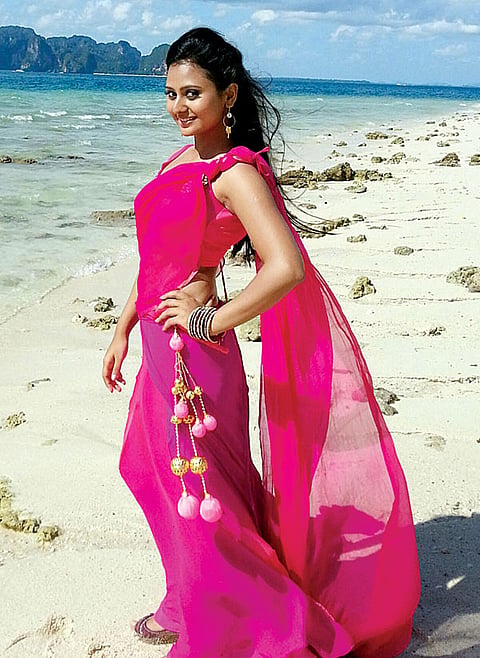 ಅಮೂಲ್ಯ...ಗಜಕೇಸರಿ