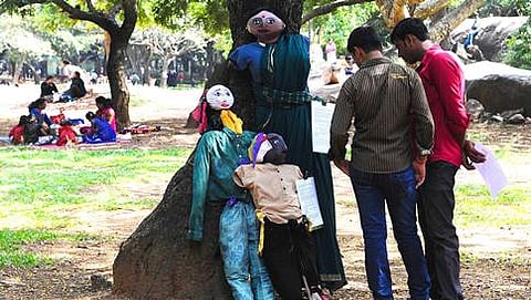 ಕಬ್ಬನ್ ಉದ್ಯಾನವನದಲ್ಲಿ ಬೆದರುಗೊಂಬೆಗಳು
