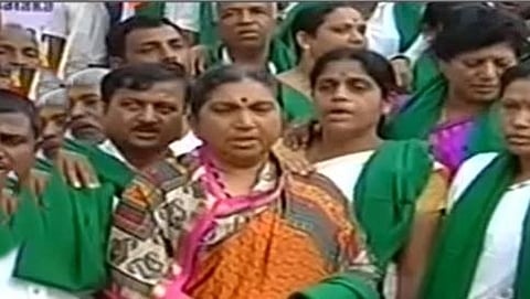 ನವದೆಹಲಿಯ ಜಂತರ್ ಮಂತರ್ ನಲ್ಲಿ ಧರಣಿ ಕೈಗೊಂಡಿರುವ ರೈತರು
