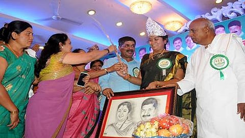 ಬೆಂಗಳೂರಿನಲ್ಲಿ ಭಾನುವಾರ ನಡೆದ ಜೆಡಿಎಸ್ ಮಹಿಳಾ ಸಮಾವೇಶ