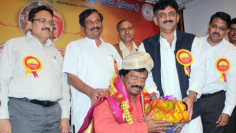 ಬಿಎಂಟಿಸಿಯಲ್ಲಿ ರಾಜ್ಯೋತ್ಸವ (ಫೋಟೋ ಕೃಪೆ: ಕೆಪಿಎನ್)