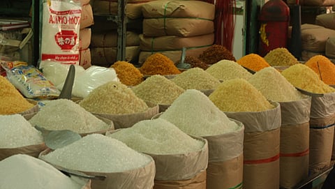 ರೈತರಿಂದ ಬತ್ತ ಖರೀದಿ (ಸಂಗ್ರಹ ಚಿತ್ರ)