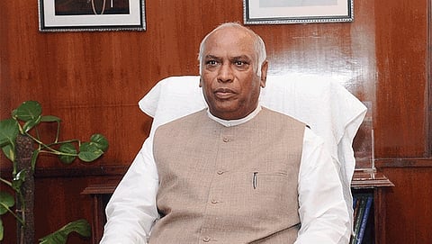 ಕಾಂಗ್ರೆಸ್ ನಾಯಕ ಮಲ್ಲಿ ಕಾರ್ಜುನ ಖರ್ಗೆ