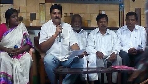ಪತ್ರಿಕಾಗೋಷ್ಠಿಯಲ್ಲಿ ವೇದಿಕೆಯ ಅಧ್ಯಕ್ಷ ಅಂಜನಾಗರ್ ತ್ಯಾಗರಾಜ್ ಮತ್ತಿತರರು ಹಾಜರಿದ್ದರು.