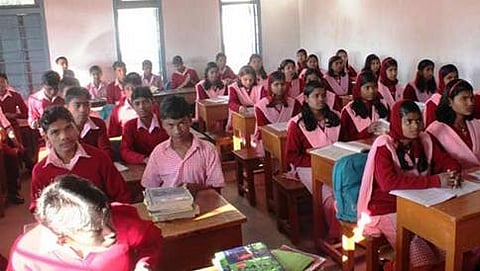 ನಮ್ ಮಕ್ಕಳನ್ನು ಪಾಸ್ ಮಾಡ್ಬೇಡಿ (ಸಾಂದರ್ಭಿಕ ಚಿತ್ರ)