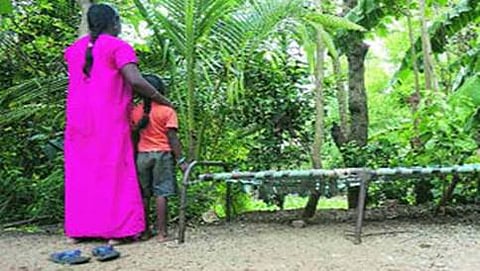 ತಾಯಿ ಮಗಳು