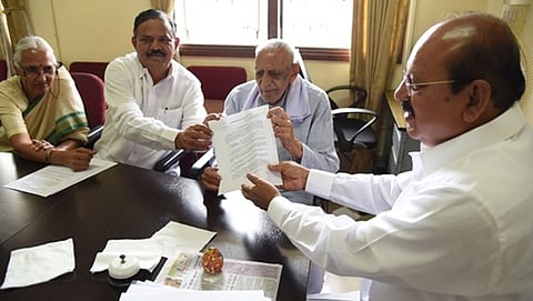 ಸ್ವಾತಂತ್ರ್ಯ ಹೋರಾಟಗಾರ ಎಚ್ ಎಸ್ ದೊರೆಸ್ವಾಮಿ, ಬಿ.ಟಿ ಲಲಿತಾ ನಾಯಕ್ ಮತ್ತು ಕಾನೂನು ಸಚಿವ ಟಿ.ಬಿ ಜಯಚಂದ್ರ