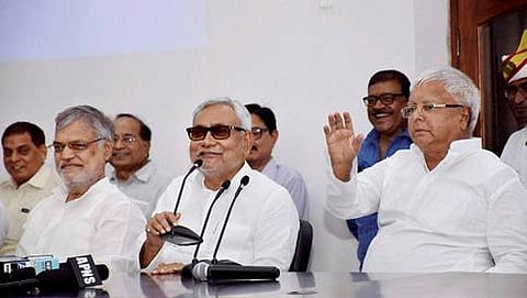 ಪತ್ರಿಕಾಗೋಷ್ಠಿಯಲ್ಲಿ ನಿತಿಶ್ ಕುಮಾರ್, ಲಾಲು ಪ್ರಸಾದ್ ಯಾದವ್, ಸಿ.ಪಿ.ಥಾಕೂರ್