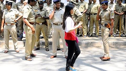 ಬಿಬಿಎಂಪಿ ಚುನಾವಣೆ: ಪೊಲೀಸರ ಪಥ ಸಂಚಲನ (ಸಾಂದರ್ಭಿಕ ಚಿತ್ರ)