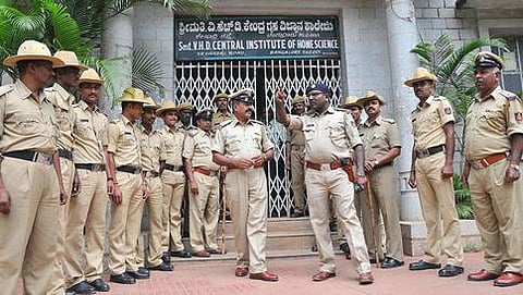 ಮತ ಎಣಿಕೆ ಕೇಂದ್ರಗಳಲ್ಲಿ ಬಿಗಿ ಪೊಲೀಸ್ ಭದ್ರತೆ (ಸಾಂದರ್ಭಿಕ  ಚಿತ್ರ)