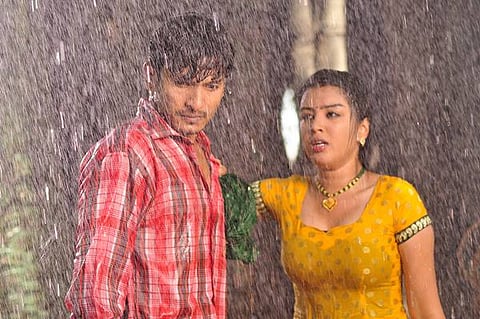 ಪ್ರಮೋದ್ ಹಾಗೂ ಸುಷ್ಮಿತಾ ಅಭಿನಯದ ಗೀತಾ ಬ್ಯಾಂಗಲ್‌ ಸ್ಟೋರ್‌ ಚಿತ್ರದ ಸ್ಟಿಲ್ಸ್...
