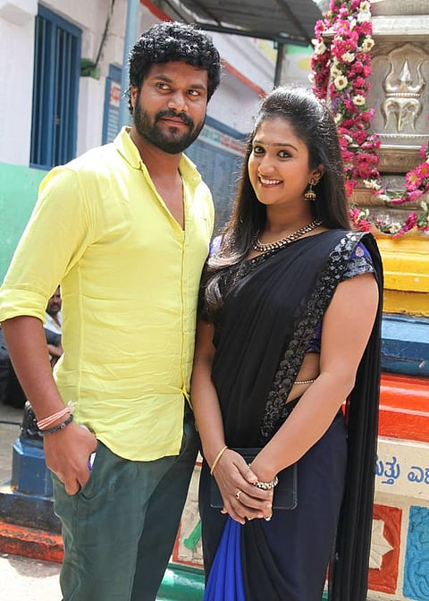 ಅರುಣ್ ಹಾಗೂ ರೂಪಿಕಾ ಅಭಿನಯದ ಹಾದಿ ಬೀದಿ ಲವ್ ಸ್ಟೋರಿ ಚಿತ್ರದ ಸ್ಟಿಲ್ಸ್...