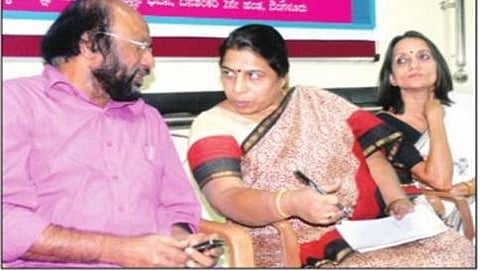 ಕಾರ್ಯಕ್ರಮದಲ್ಲಿ ಭಾಗವಹಿಸಿದ್ದ  ಪ್ರಗತಿಪರ ಚಿಂತಕ ಪ್ರಗತಿಪರ ಚಿಂತಕ ಲಕ್ಷ್ಮಿಪತಿ ಕೋಲಾರ