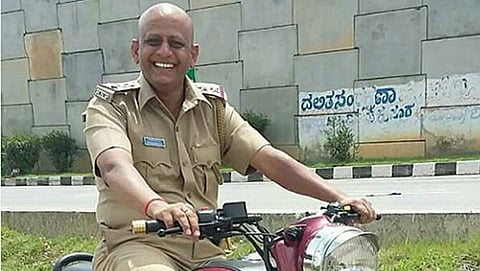 ಆತ್ಮಹತ್ಯೆಗೆ ಶರಣಾದ ಅಧಿಕಾರಿ ರಾಘವೇಂದ್ರ (ಸಂಗ್ರಹ ಚಿತ್ರ)
