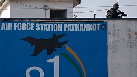 ಪಠಾಣ್ ಕೋಟ್ ವಾಯುನೆಲೆಗೆ ನುಗ್ಗಿದ್ದು ನಾಲ್ಕೇ ಉಗ್ರರು!