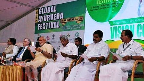 ಜಾಗತಿಕ ಆಯುರ್ವೇದ ಉತ್ಸವದಲ್ಲಿ ಭಾಗಿಯಾಗಿರುವ ಪ್ರಧಾನಮಂತ್ರಿ ನರೇಂದ್ರ ಮೋದಿ (ಫೋಟೋ ಕೃಪೆ: ಪಿಐಬಿ)(Photo courtesy: KPN)