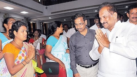 ಬೆಂಗಳೂರಿನ  ಟೌನ್ ಹಾಲ್ ನಲ್ಲಿ ನಡೆದ ಜನ ಮನ ಕಾರ್ಯಕ್ರಮದಲ್ಲಿ ಸಚಿವ ಕೆ.ಜೆ. ಜಾರ್ಜ್