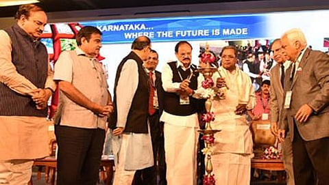 ಸಮಾವೇಶ ಉದ್ಘಾಟಿಸುತ್ತಿರುವ ಸಿಎಂ ಹಾಗೂ ಇತರರು