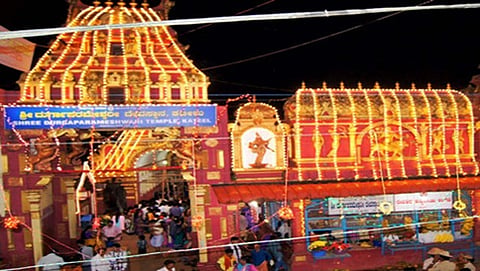 ನಂದಿನಿ ನದಿಯ ಮಧ್ಯಭಾಗದಲ್ಲಿರುವ ಕಟೀಲು ದುರ್ಗಾಪರಮೇಶ್ವರಿ ದೇವಸ್ಥಾನ