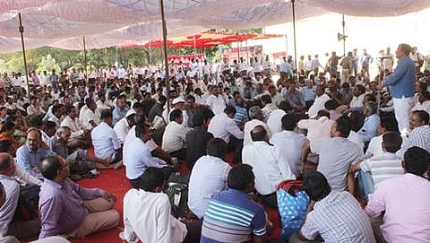 ಪ್ರತಿಭಟನಾನಿರತ ಉಪನ್ಯಾಸಕರು