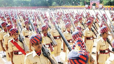 ಮಹಿಳಾ ಪೇದೆಗೆಳ ಪರೇಡ್
