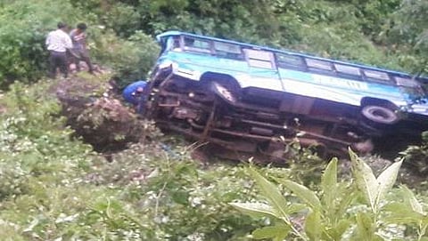 ಕಂದಕಕ್ಕೆ ಉರುಳಿದ ವಾಹನ(ಸಂಗ್ರಹ ಚಿತ್ರ)