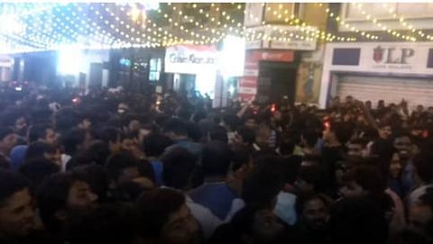 ಬ್ರಿಗೇಡ್ ರಸ್ತೆಯಲ್ಲಿ ಹೊಸ ವರ್ಷ ಆಚರಣೆಗೆ ಸೇರಿದ್ದ ಜನ