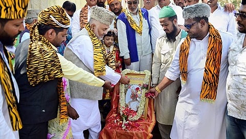 ಬೆಂಗಳೂರಿನ ಟಿಪ್ಪು ಸುಲ್ತಾನ್ ಬೇಸಿಗೆ ಅರಮನೆಯಲ್ಲಿ ಟಿಪ್ಪು ಸುಲ್ತಾನ್ ಯುನೈಟೆಡ್ ಫೋರಂ ಸದಸ್ಯರು ಶುಕ್ರವಾರ ಟಿಪ್ಪು ಜಯಂತಿ ಆಚರಿಸಿದರು.
