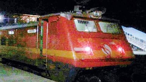 ಚಾಲಕನಿಲ್ಲದೆಯೇ 6 ಕಿ.ಮೀ ಚಲಿಸಿದ ರೈಲು ಇಂಜಿನ್