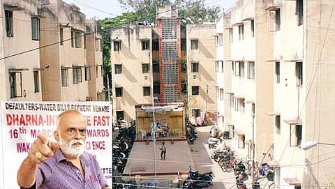 ಸತ್ಯಾಗ್ರಹ ನಿರತ ಮುರಳೀಧರನ್