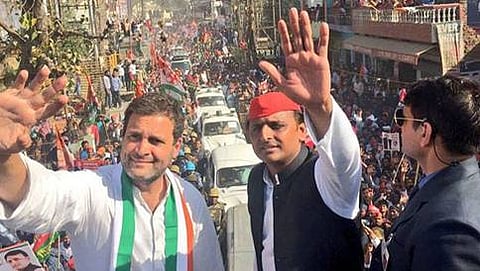 ವಾರಣಾಸಿಯಲ್ಲಿ ಕಾಂಗ್ರೆಸ್ ಉಪಾಧ್ಯಕ್ಷ ರಾಹುಲ್ ಗಾಂಧಿ ಹಾಗೂ ಉತ್ತರಪ್ರದೇಶ ಮುಖ್ಯಮಂತ್ರಿ ಅಖಿಲೇಶ್ ಯಾದವ್