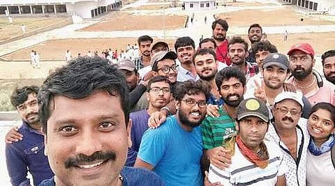 ಶಿವಮೊಗ್ಗ ಜೈಲಿನಲ್ಲಿ 'ದ ವಿಲನ್' ಚಿತ್ರೀಕರಣ ಪ್ರಾರಂಭಿಸಿದ ನಿರ್ದೇಶಕ ಪ್ರೇಮ್ ಮತ್ತು ಚಿತ್ರತಂಡ