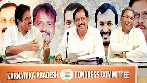 ಸಭೆಯಲ್ಲಿ ವೇಣುಗೋಪಾಲ್, ಪರಮೇಶ್ವರ್ ಮತ್ತು ಸಿದ್ದರಾಮಯ್ಯ