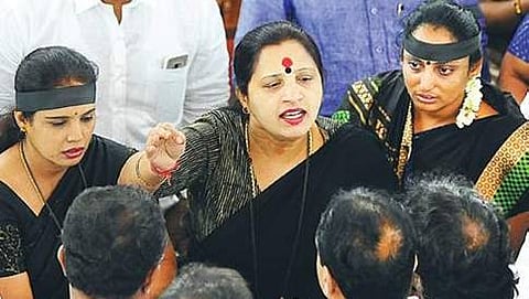ಆತ್ಮಹತ್ಯೆಗೆ ಯತ್ನಿಸಿದ ಪಾಲಿಕೆ ಸದಸ್ಯೆಯರು