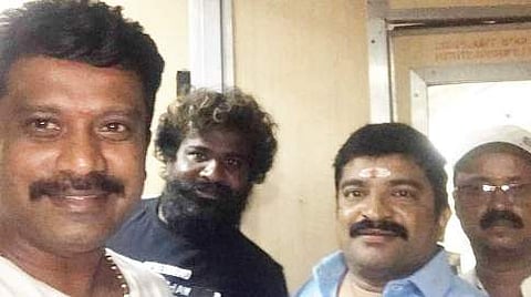 ರೈಲಿನಲ್ಲಿ ಸೆಲ್ಫಿ ಮೊರೆ ಹೋದ ಪ್ರೇಮ್