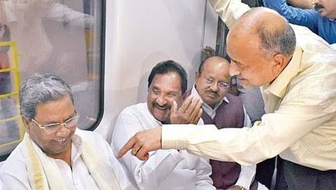 ಮೆಟ್ರೋ ರೈಲಿನಲ್ಲಿ ಸಿಎಂ ಸಿದ್ದರಾಮಯ್ಯ ಪ್ರಯಾಣ