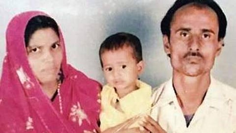 ಪತ್ನಿ ಸುಲ್ತಾನಾ ಜೊತೆ ಬಾಬಾ ಜಾನ್
