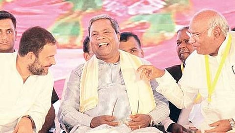 ಇಂದಿರಾ ಕ್ಯಾಂಟೀನ್ ಉದ್ಘಾಟನೆ ವೇಳೆ ಸಿಎಂ ಸಿದ್ದರಾಮಯ್ಯ ಜೊತೆ ರಾಹುಲ್ ಗಾಂಧಿ